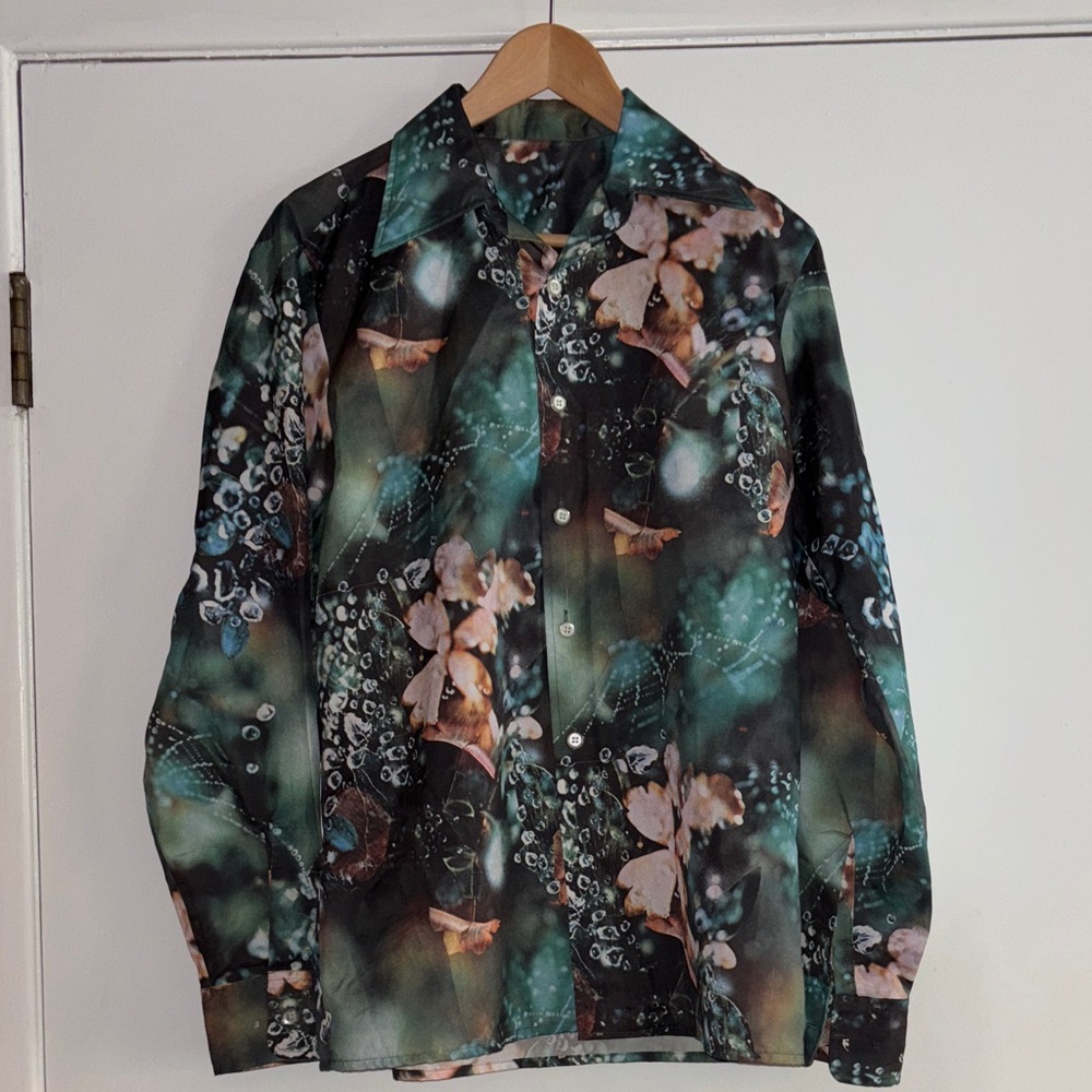 Green Floral Rain Patterned Lightweight Button-Up Hawaiian Shirt 40” Chest